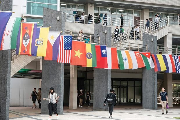 Theo thống kê của Bộ giáo dục Đài Loan, năm 2021 có đến 93.000 sinh viên quốc tế đang du học tại Đài Loan, trong đó Việt Nam là quốc gia đứng đầu với số lượng sinh viên nhiều nhất.